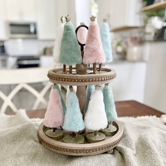 Set/4 Fur Trees on Gold Glitter Bases - Picture 1 of 4